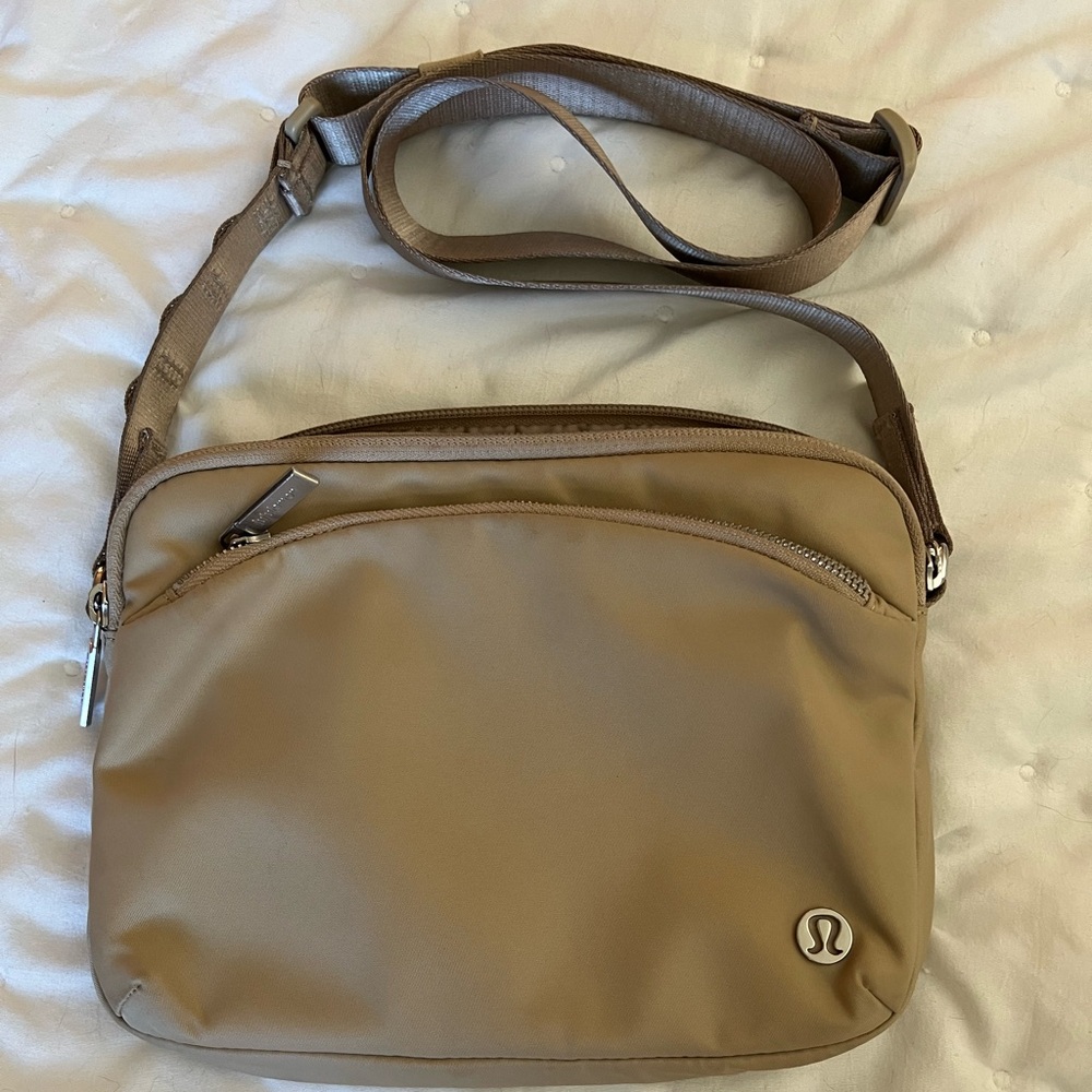 Lululemon City Adventurer Ceossbody Bag